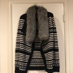 EXPRESS- Cardigan with Fur Scarf